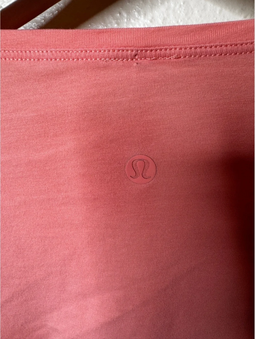 Lululemon Shirt Women's Large Coral Short Sleeve Lightweight Relaxed Fit